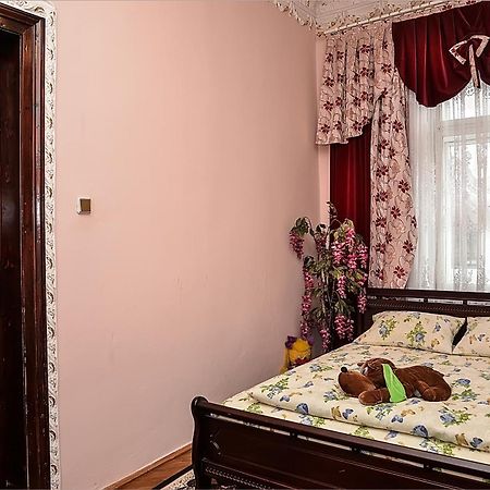 Vip-Apartments Angel Palas Chernivtsi Exterior foto