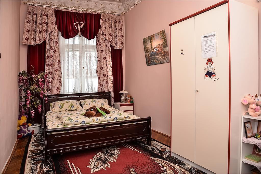 Vip-Apartments Angel Palas Chernivtsi Exterior foto