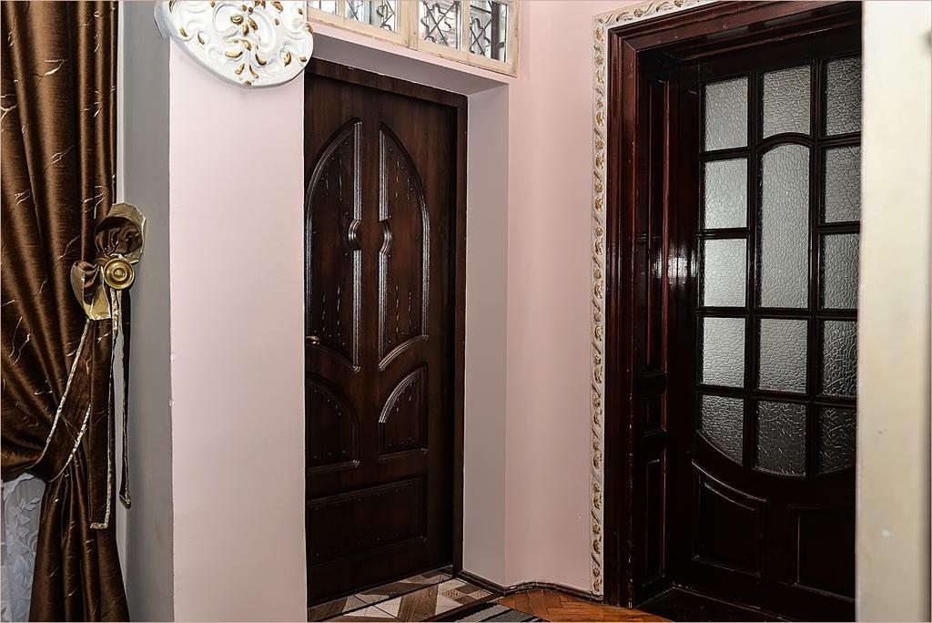 Vip-Apartments Angel Palas Chernivtsi Exterior foto